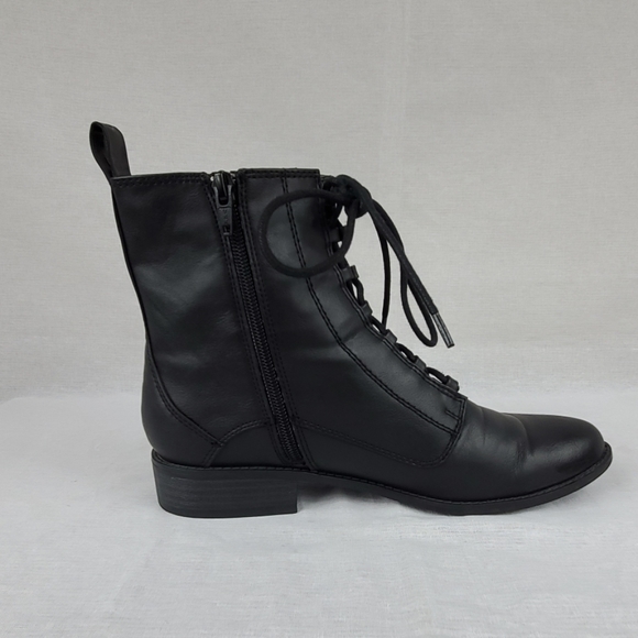 BC Footwear Shoes - BC Footwear black leather ankle boots
